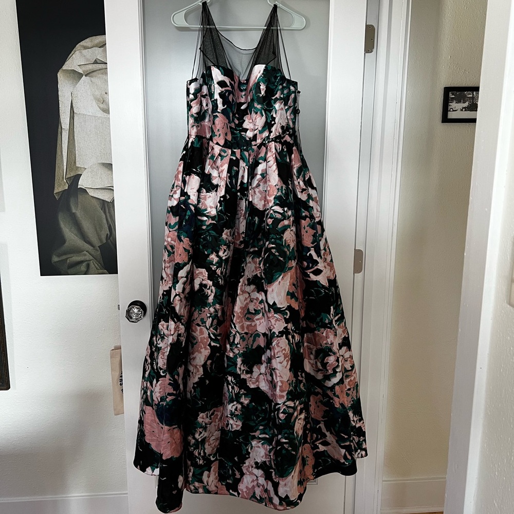 Adrianna Papell Women's Formal Dress Size 16 Black Floral Print Long Gown